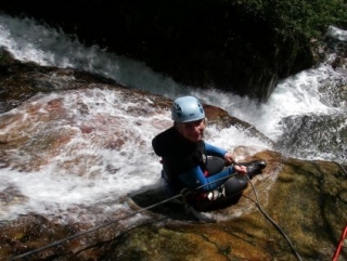  Descubra o Canyon de l Argensou 